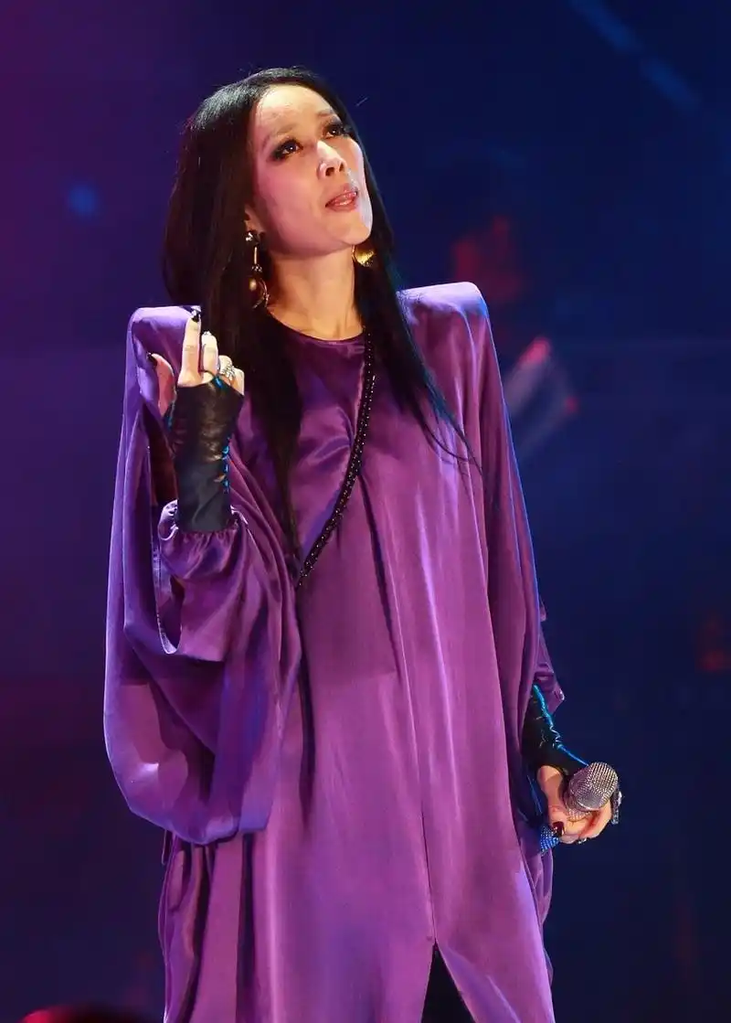 那英澳门演唱会#  那英在澳门的演唱会遇到了意外的挑战,这是拭么