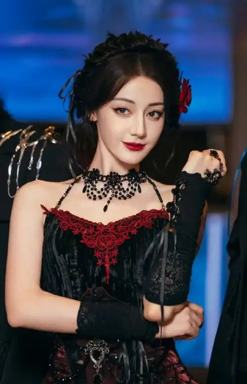 迪丽热巴告别开推##迪丽热巴开推收官海报##开始推理吧