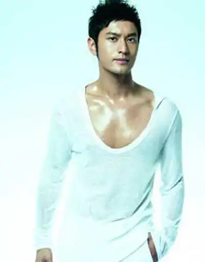 男神黄晓明 留胡须豪放粗犷 露胸肌迷人性感