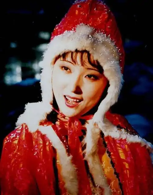 87版和10版红楼梦中宝黛钗的演技哪版更强