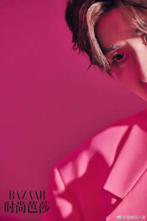 蔡徐坤时尚芭莎二月上封面内页蔡徐坤内页大片蔡徐坤时尚芭莎二月