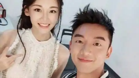 郑恺苗苗俩人的爱情故事谁看了不说一句好甜呢#奔跑吧#娱乐榜姐的微博