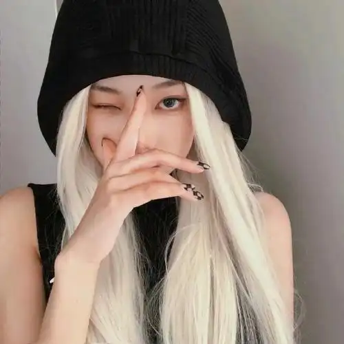 黑色酷拽高冷风女生头像🖤