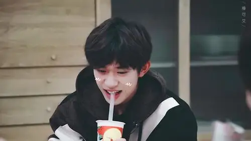 易烊千玺 - 堆糖,美图壁纸兴趣社区