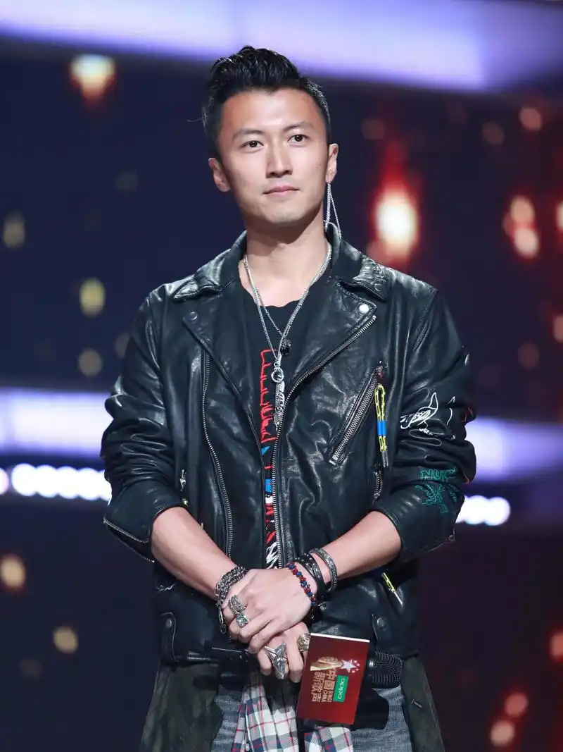 9599 华为mate x5:谢霆锋的硬核风潮 0497  继刘德华代言华为