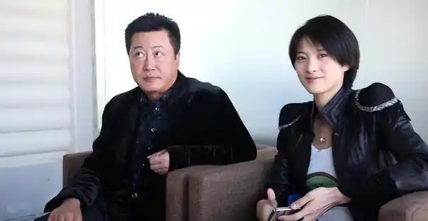 隋俊波因父亲看好而嫁给靳东的替代者43岁在婆家备受宠爱