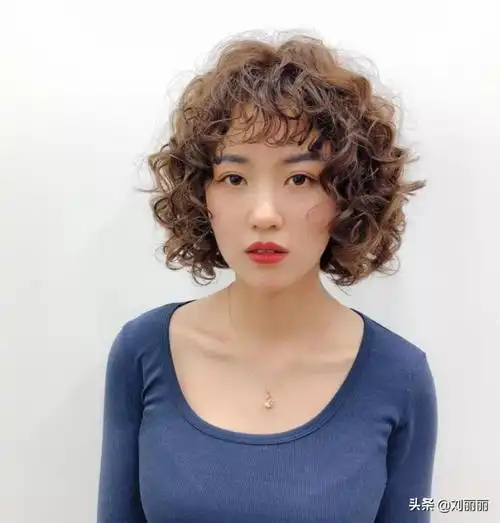 胖子适合烫什么发型(推荐18款适合胖脸的洋气烫发)