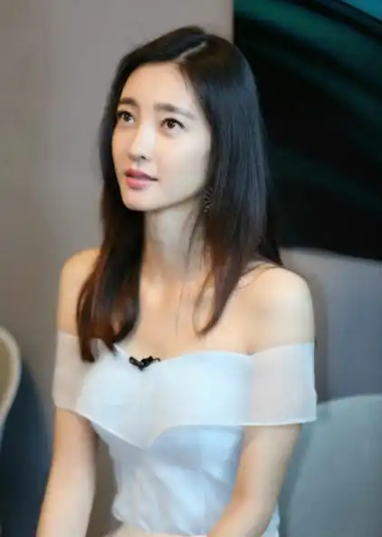 林更新恋情疑曝光!女方是南艺校花身高近180,颜值不输王丽坤