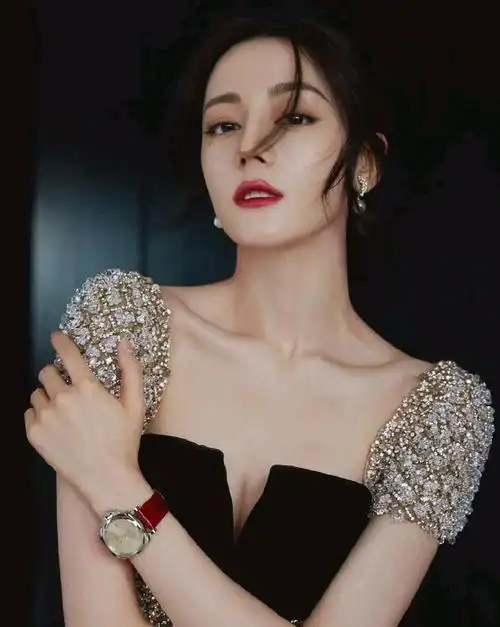 迪丽热巴美图分享__财经头条