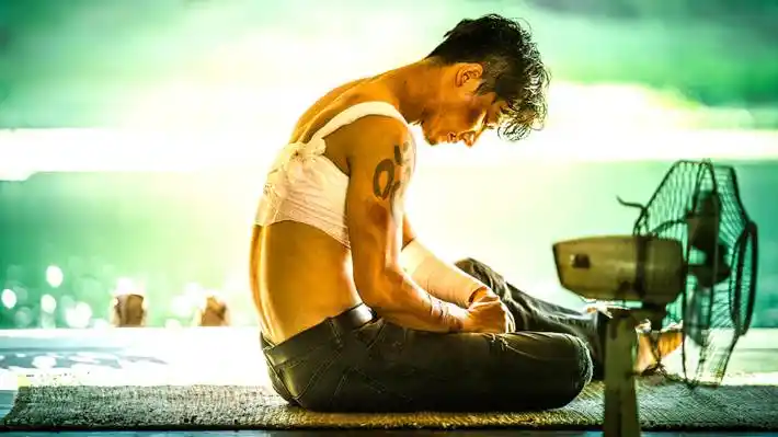 今日《申》报|黄轩:演员的自我修养;新潮健身,一夜刷爆朋友圈;"大叔剧