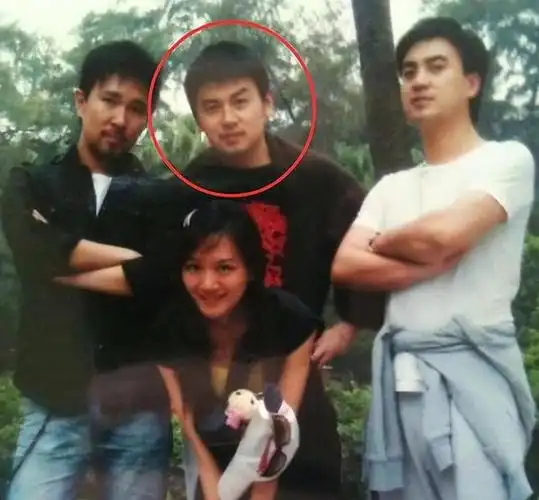 雷佳音,这位近年来演艺圈里炙手可热的演技派人物,凭借在多部影视剧中