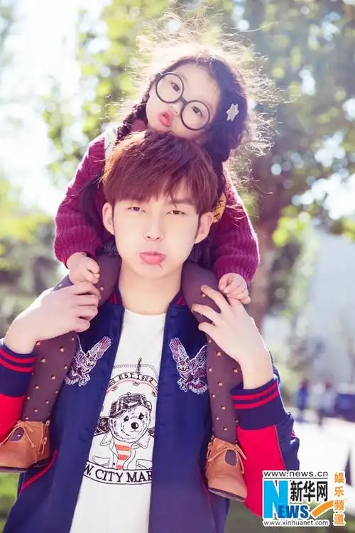 最萌身高差!董力阿拉蕾亲亲超有爱