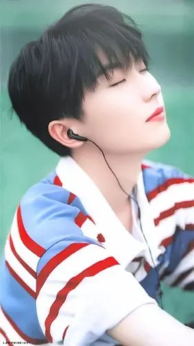 时代少年团马嘉祺清新风图片:少年感满满