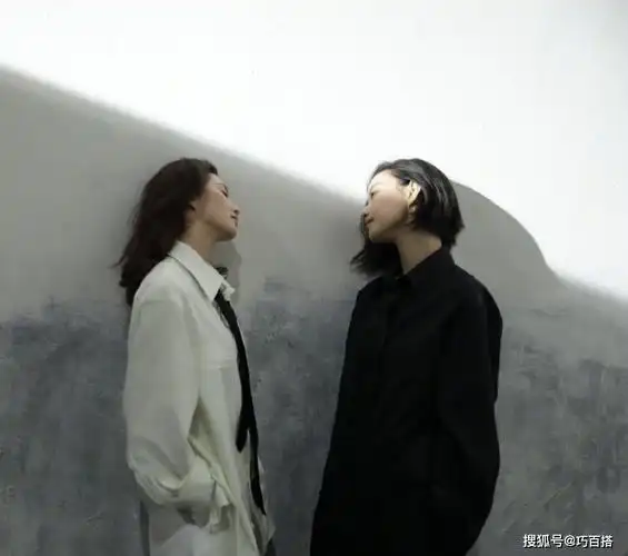 原创刘诗诗倪妮双生大片释出高级厌世脸配上轻熟性感的身材真吸睛