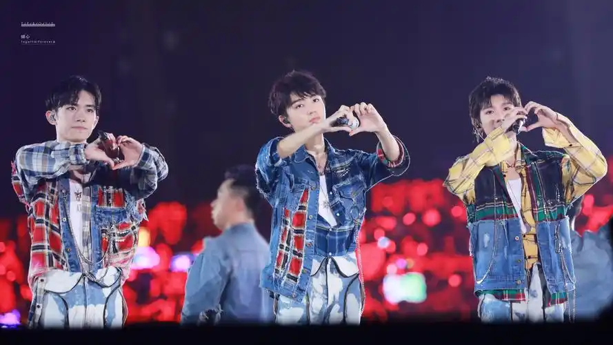 如何评价tfboys六周年演唱会