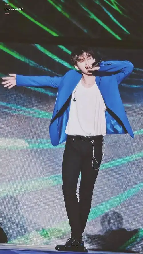 慢慢更新 蔡徐坤的腿519神图更新