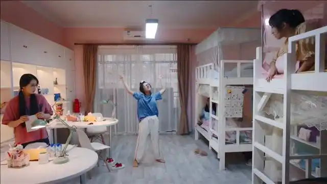 少年派:林妙妙指着天大吼,不料宿舍突然停电了,妙妙:我妈显灵了