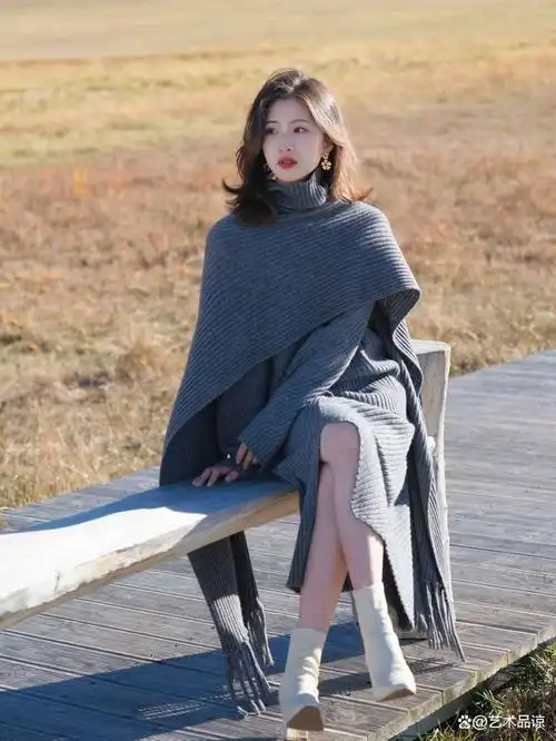 今天,我们将深入学习8个适合在外拍照的拍照姿势,这些姿势简单易学,一