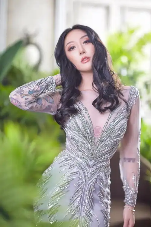 专访|霸气女皇vs犯二青年 认识一个不一样的"超女"王金金