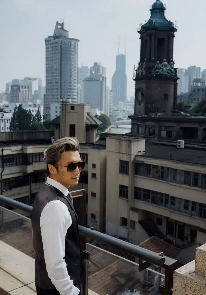 谢霆锋的新发型真的很帅.[微笑][大笑][坏笑]