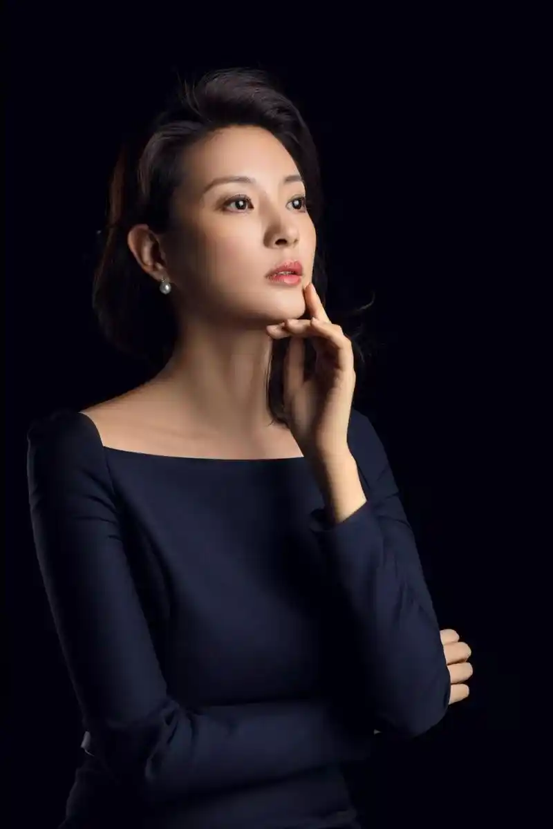 央视主持人刘芳菲