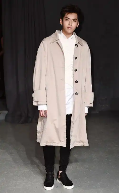 2017吴亦凡burberry 二月时装秀_高清图片大全-爱豆app