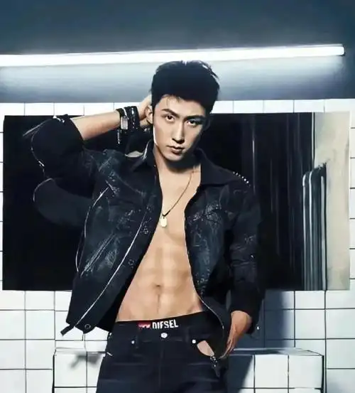 带你们看看男明星们的身材管理一个比一个优秀一个比一个帅