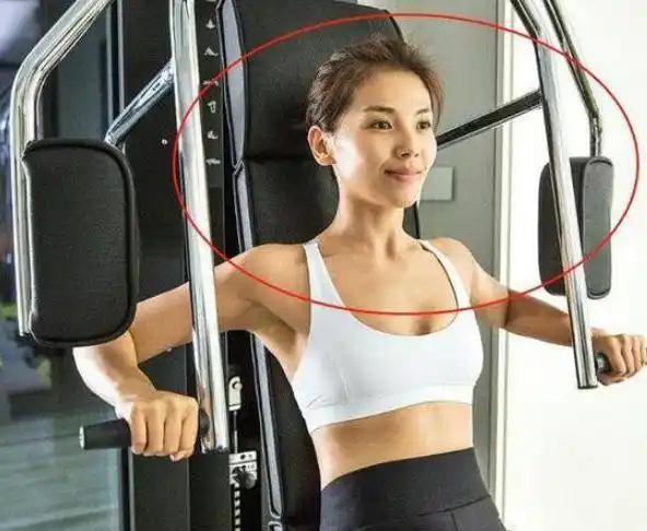 43岁刘涛晒健身照,满头大汗身材完美,素颜状态竟然比化妆还好?