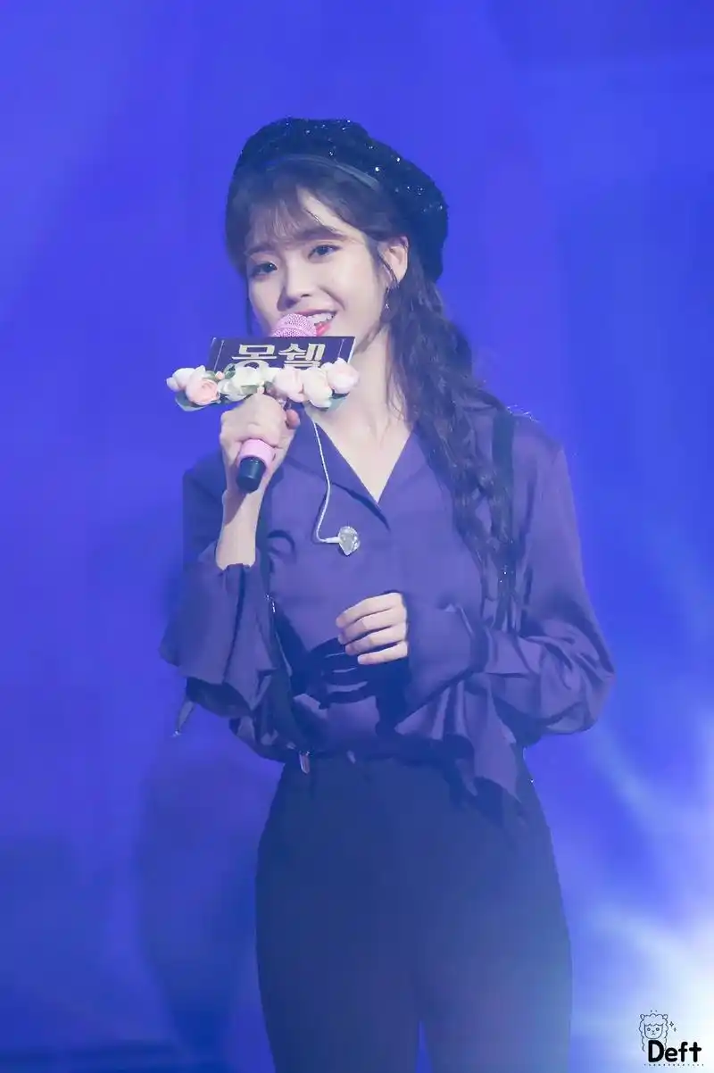 iu李知恩 紫色系舞台照 高清壁纸.#创作灵感 #紫色系壁纸 - 抖音