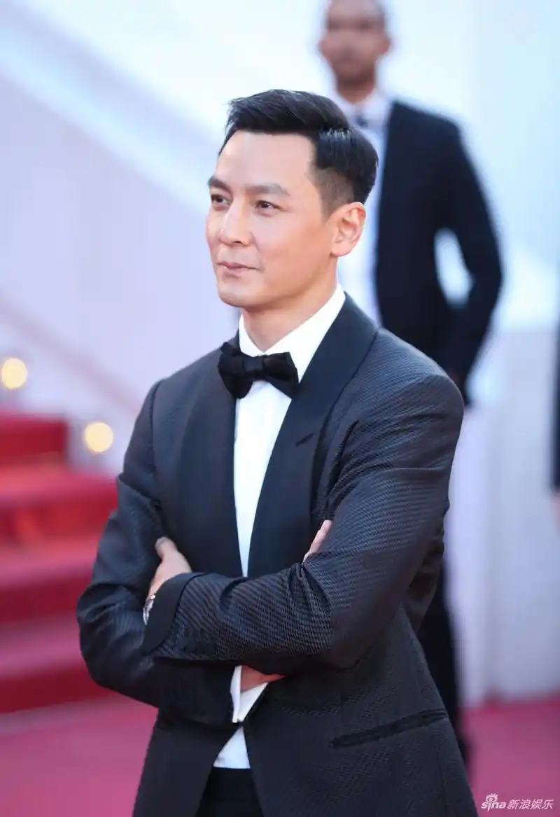 组图:《火箭人》戛纳首映 李宇春亮片裙独特吴彦祖帅气