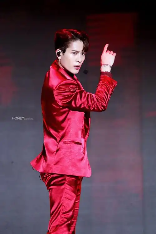 王嘉尔(jackson wang),1994年3月28日出生于中国香港.