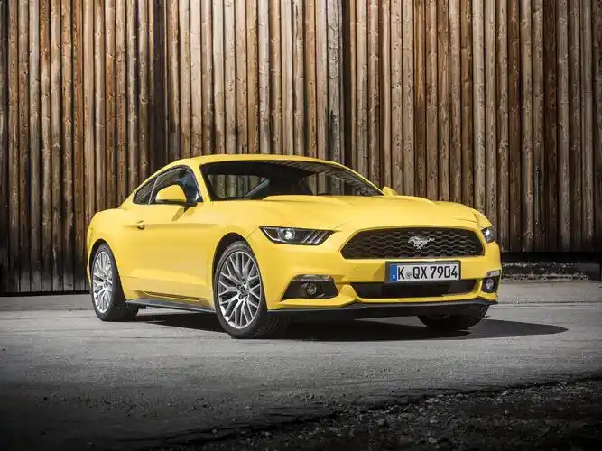 2015年福特野马gt欧盟规格的黄色车 壁纸 - 1920x1440