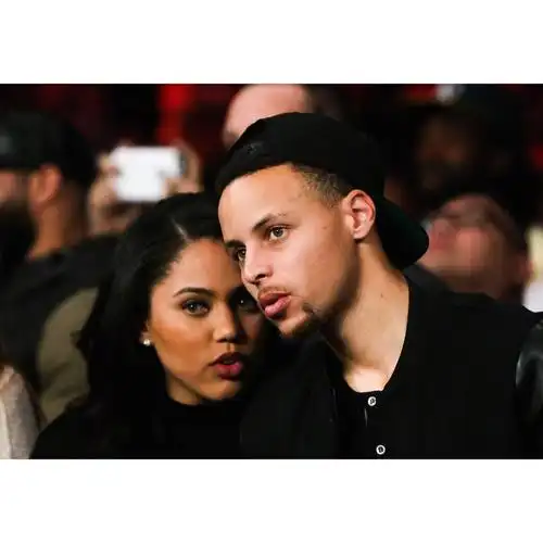 男朋友很喜欢库里,朋友们有没有库里和篮球的情侣头像呀? - 知乎