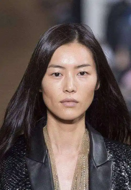 颧骨高图片(颧骨高图片女)