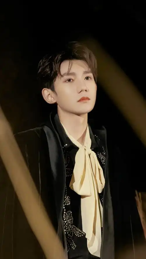 2020年12月14日 12:51   关注  王源 水印 评论 收藏