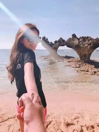 纳豆和吴采臻拍摄「男友视角」照片.(图/翻摄自纳豆脸书)