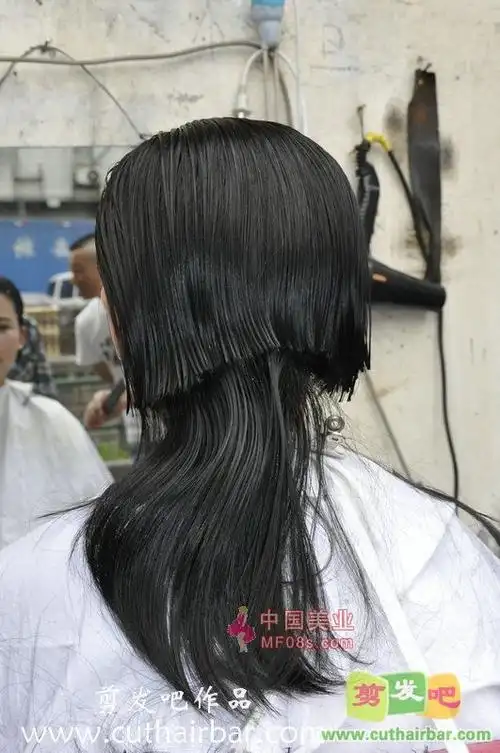 和服美女马路边剃光头剪发吧1297