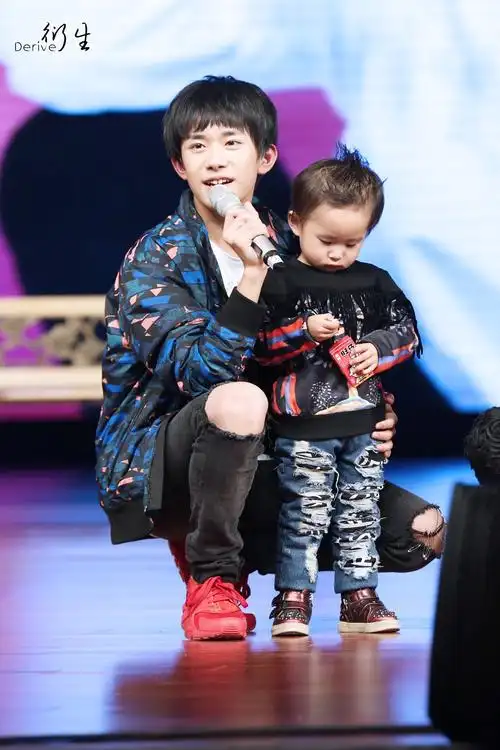 易烊千玺 楠楠 心都化了〒〒.