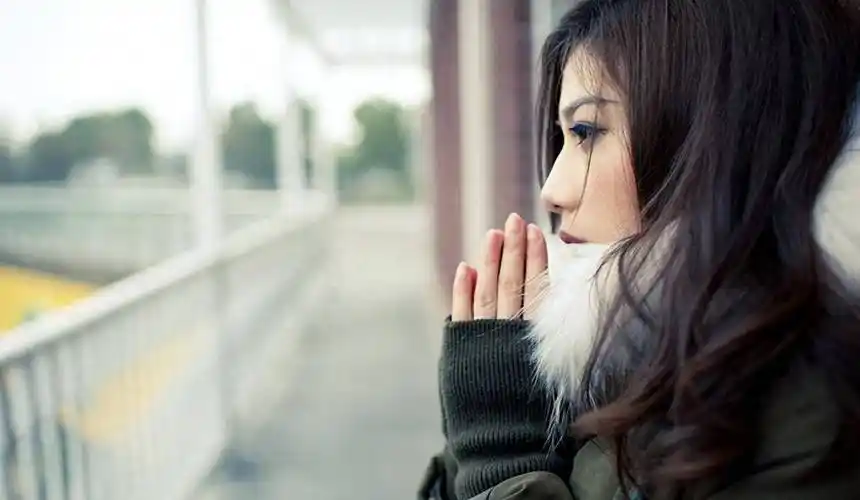 《gotta have you》中文翻译为《不能没有你》,是由the weepies演唱