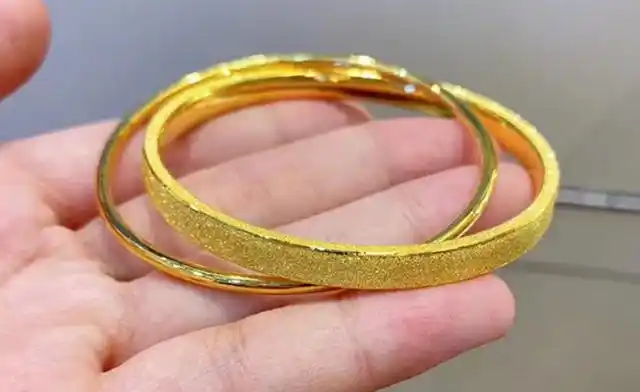 40克实心黄金手镯小吗