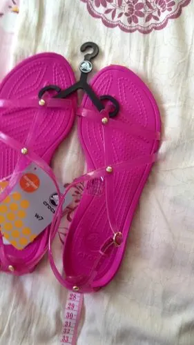 crocs鞋码(crocs鞋码平时穿37码怎么选)