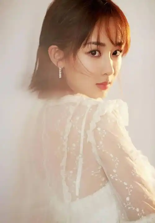 杨紫在时尚先生杂志的新照片,让人眼前一亮_esquire_中国_魅力