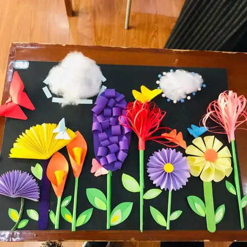 心灵手巧 创意无限——记宜城中心幼儿园保育老师创意手工展示