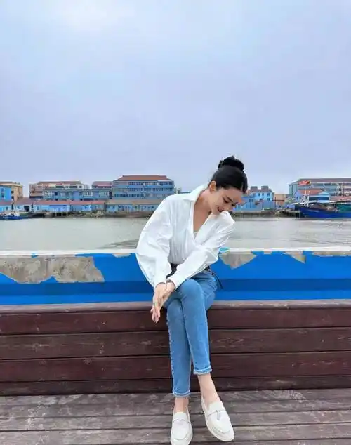 张馨予晒自己的照片被嘲太假了网友别要求太高这已经很好了