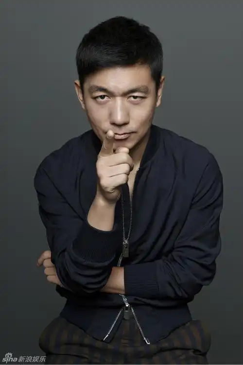 组图:邢佳栋至简至真大片 展现魅力暖男一面_高清图集_新浪网