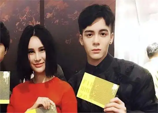 盘点7位超女现状:李宇春患重病,何洁卑微上浪姐,张靓颖被骗6亿