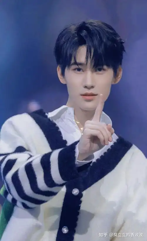 姐子们有没有张真源的神图