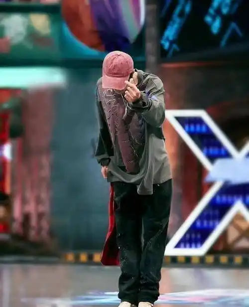 期待跳舞最好,实力最强,舞台最炸,人气最高的王一博_考验_张艺兴