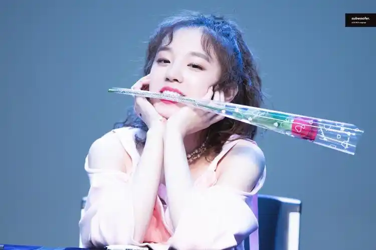 宋雨琦 - 堆糖,美图壁纸兴趣社区