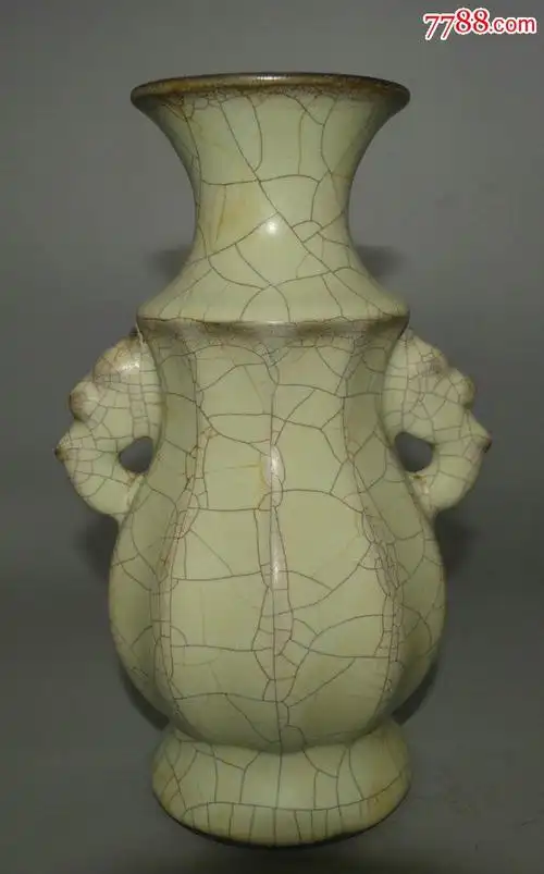宋崇宁五年汴京官窑王家窑开片铁线双耳棱瓶